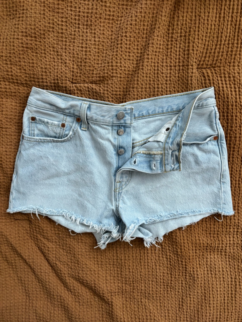 501 Levi's Light Blue Cutoff Denim Shorts